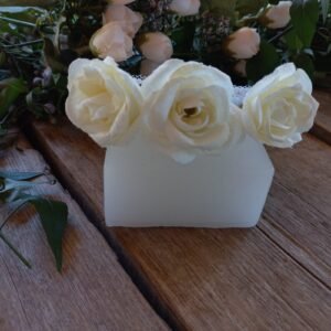 vincha 3 flores manteca