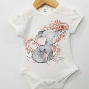 Body de beba con una delicada puntilla en las mangas.