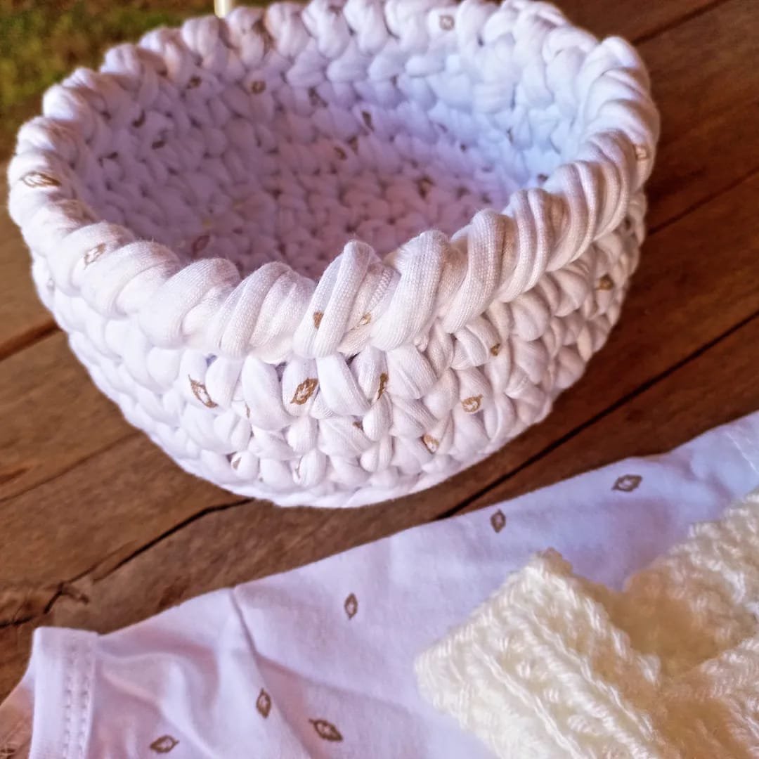 Ajuar en Canastita Tejida - Image 3