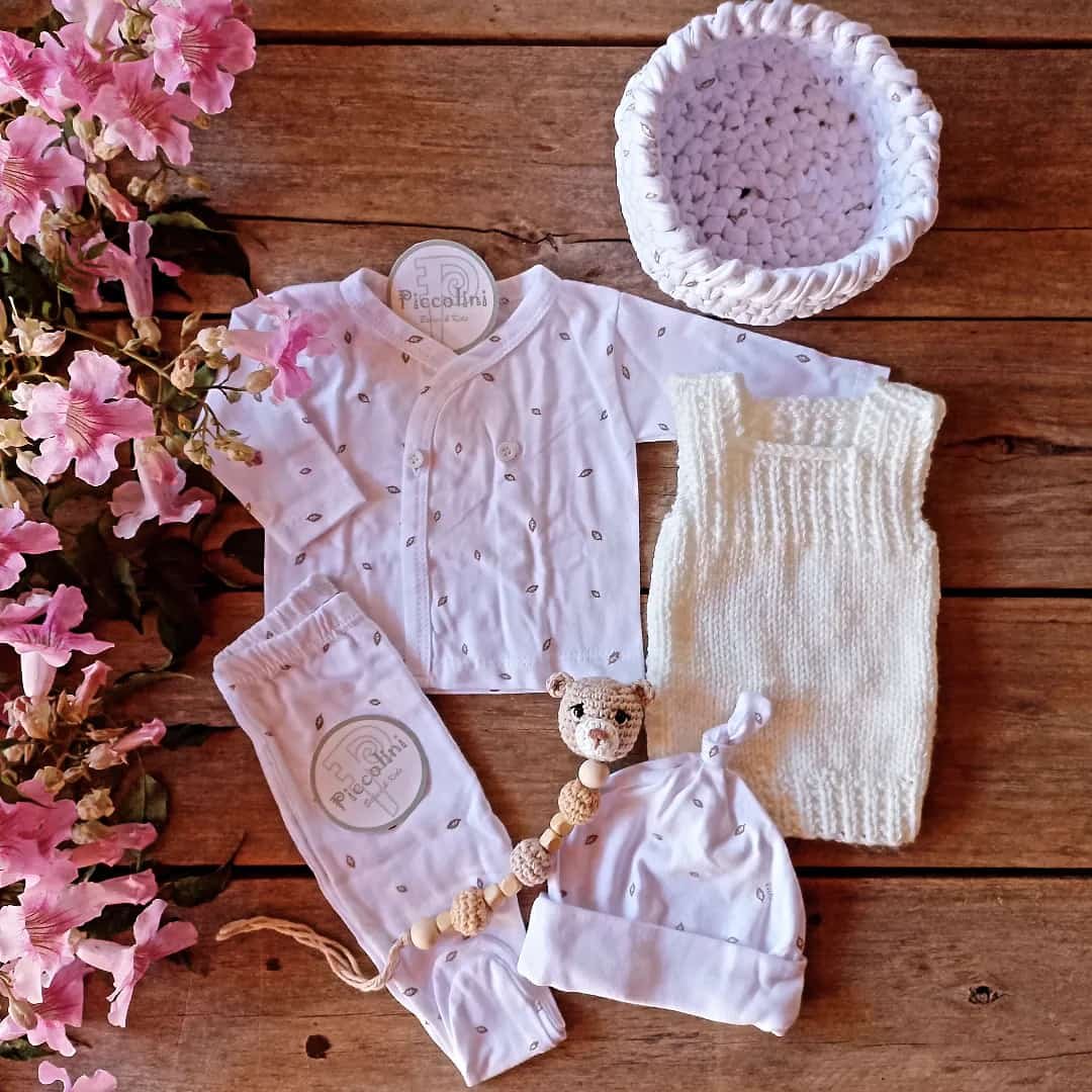 Ajuar en Canastita Tejida - Image 2